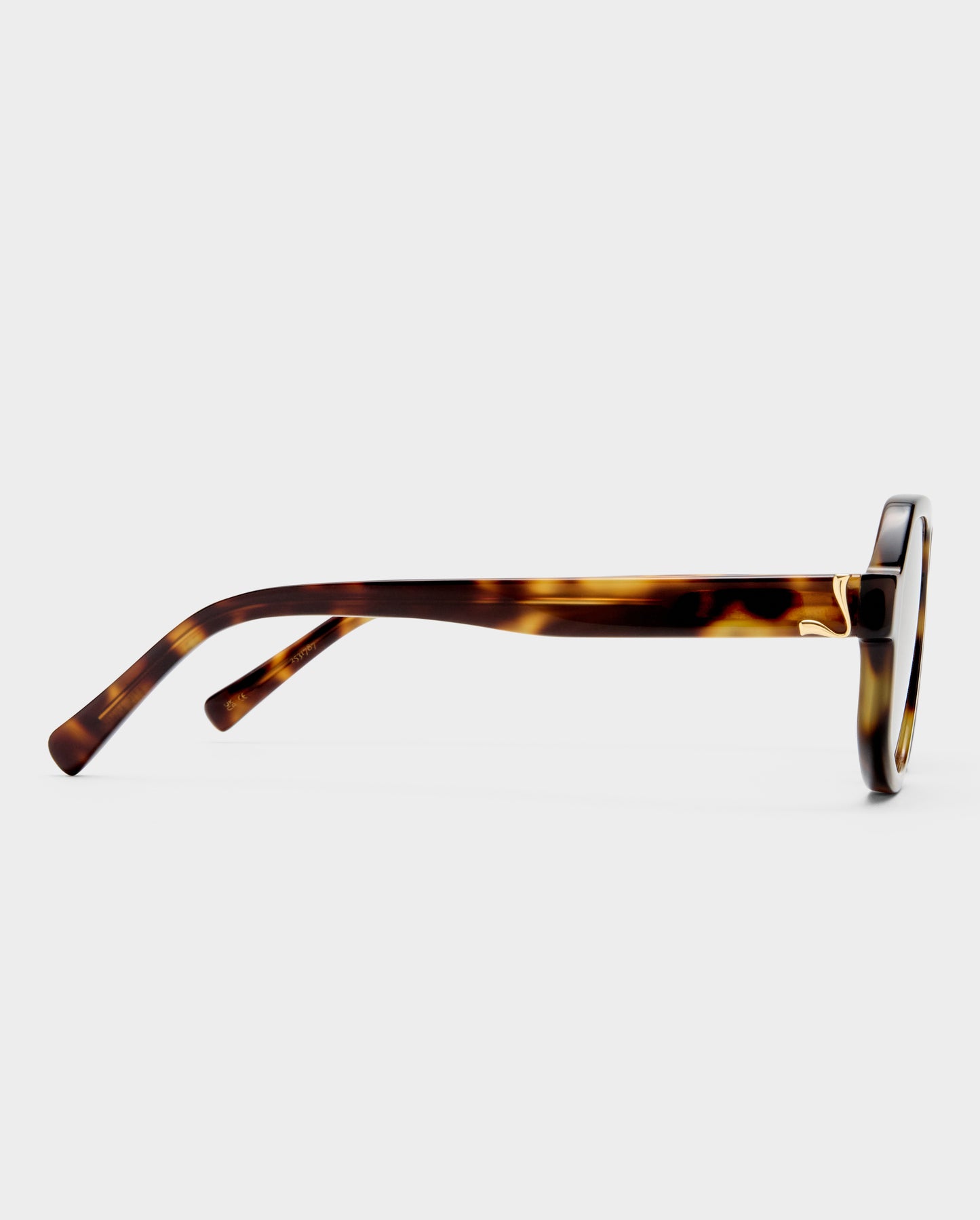 The Banks Moss Tort Female Aviator Sunglasses | Luv Lou