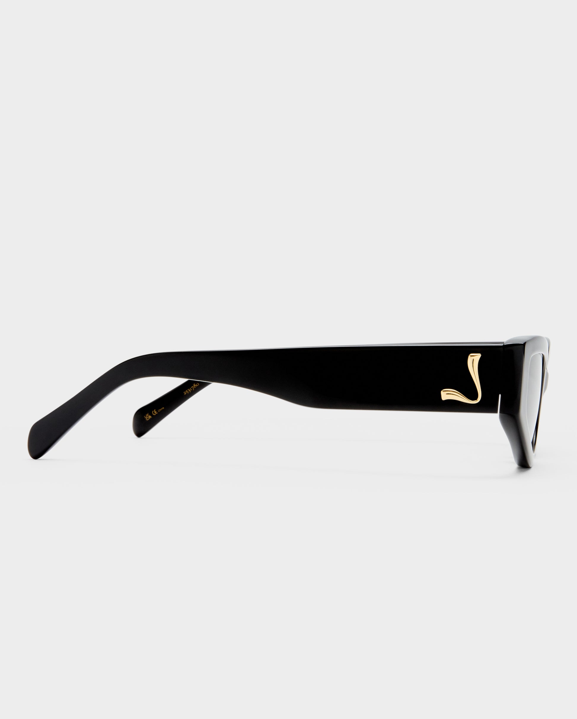 The Hayley Black Female Cat-Eye Sunglasses | Luv Lou