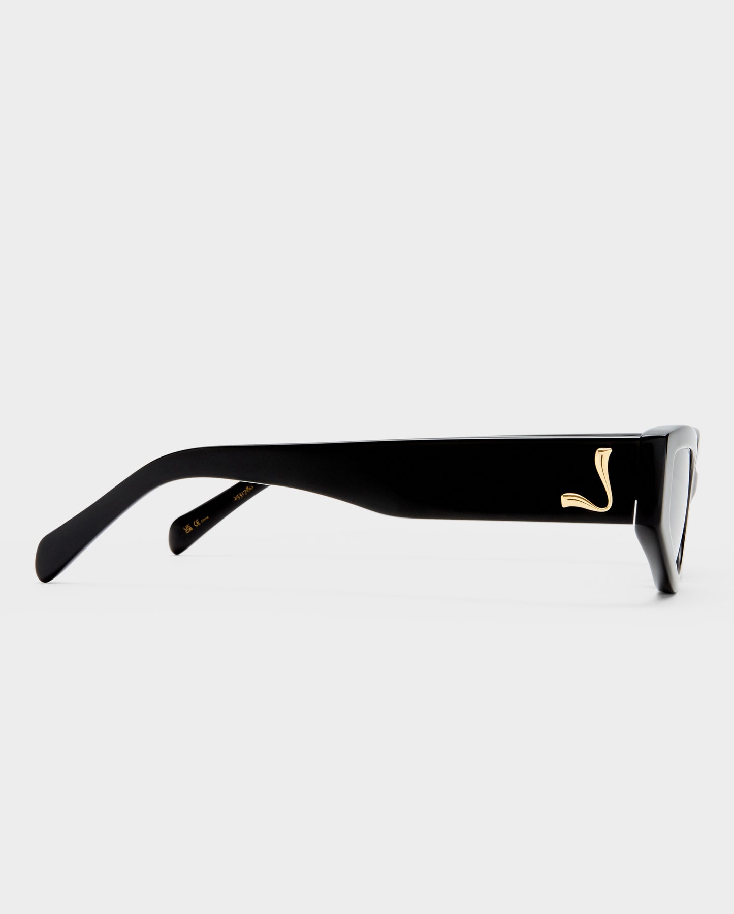 The Hayley Black Female Cat-Eye Sunglasses | Luv Lou