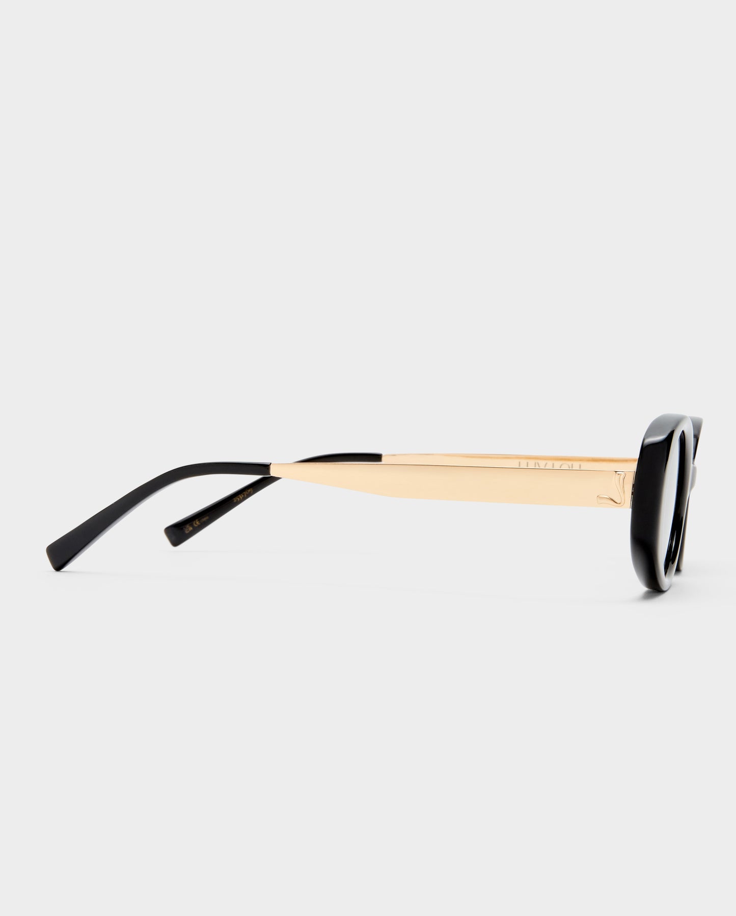 The Honey Black Female Oval Sunglasses | Luv Lou