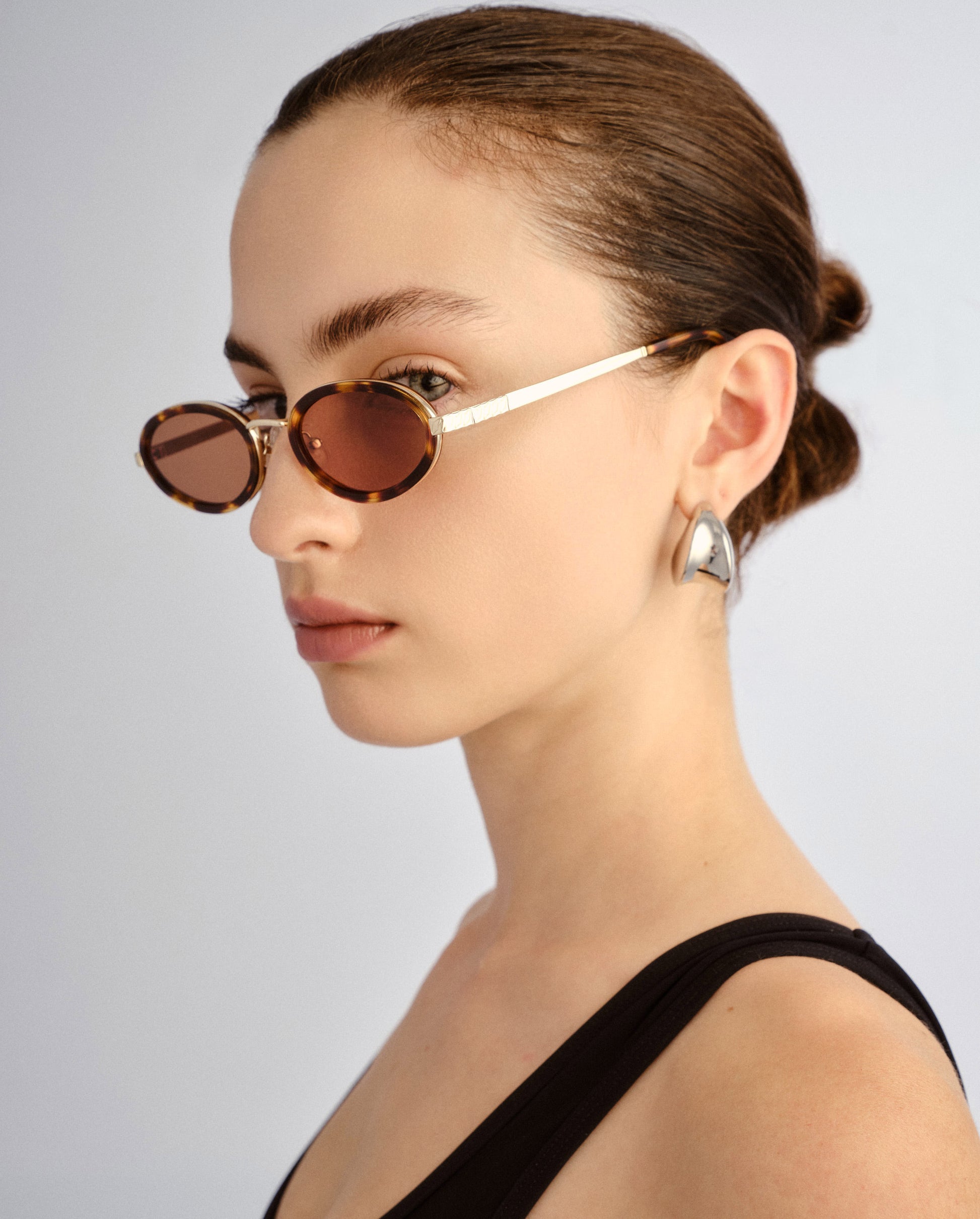 The Sage Crystal Tort Female Oval Sunglasses | Luv Lou