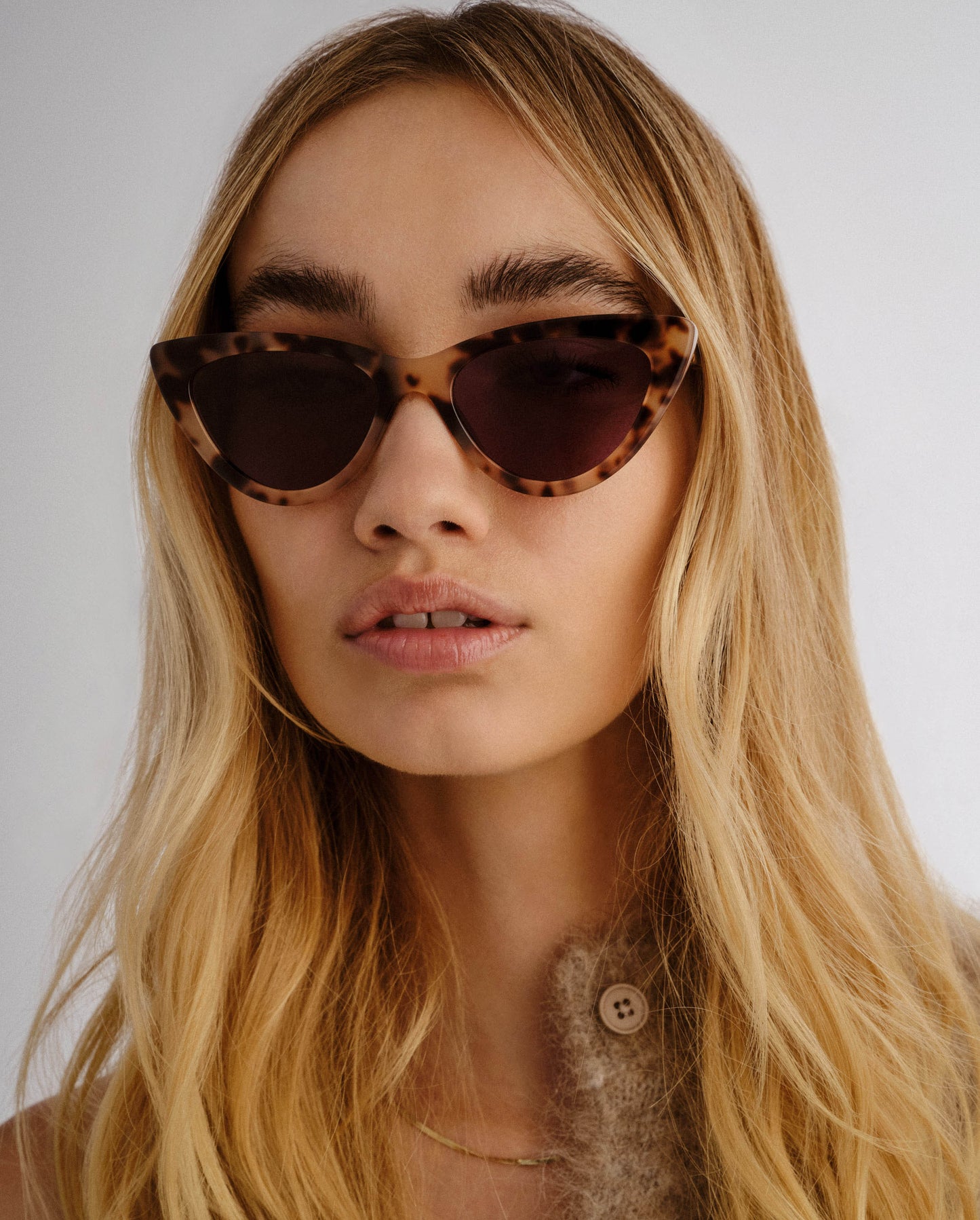 The Leui Cream Tort Female Cat-Eye Sunglasses | Luv Lou