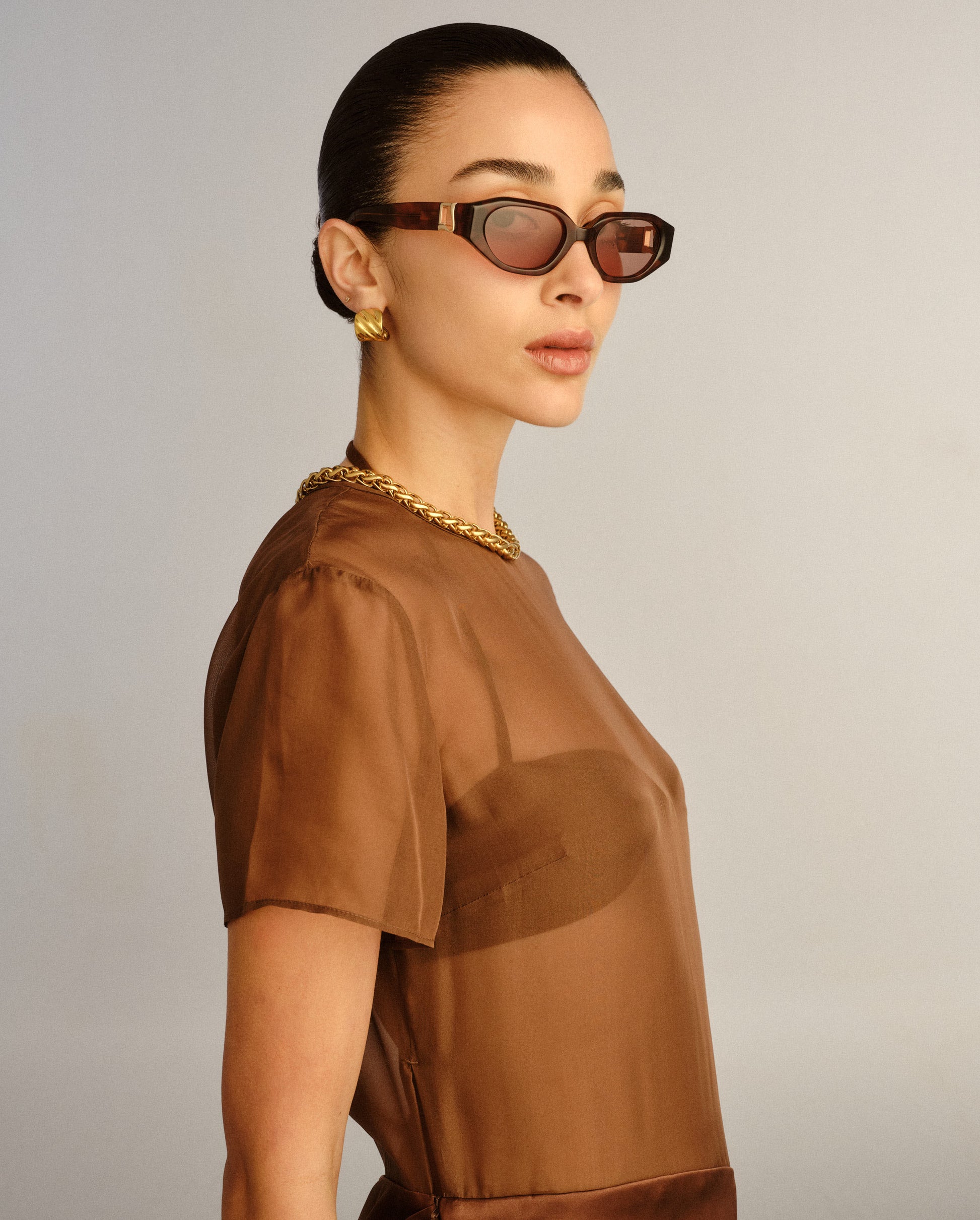 The Freddie Honey Tort Female Oval Sunglasses | Luv Lou