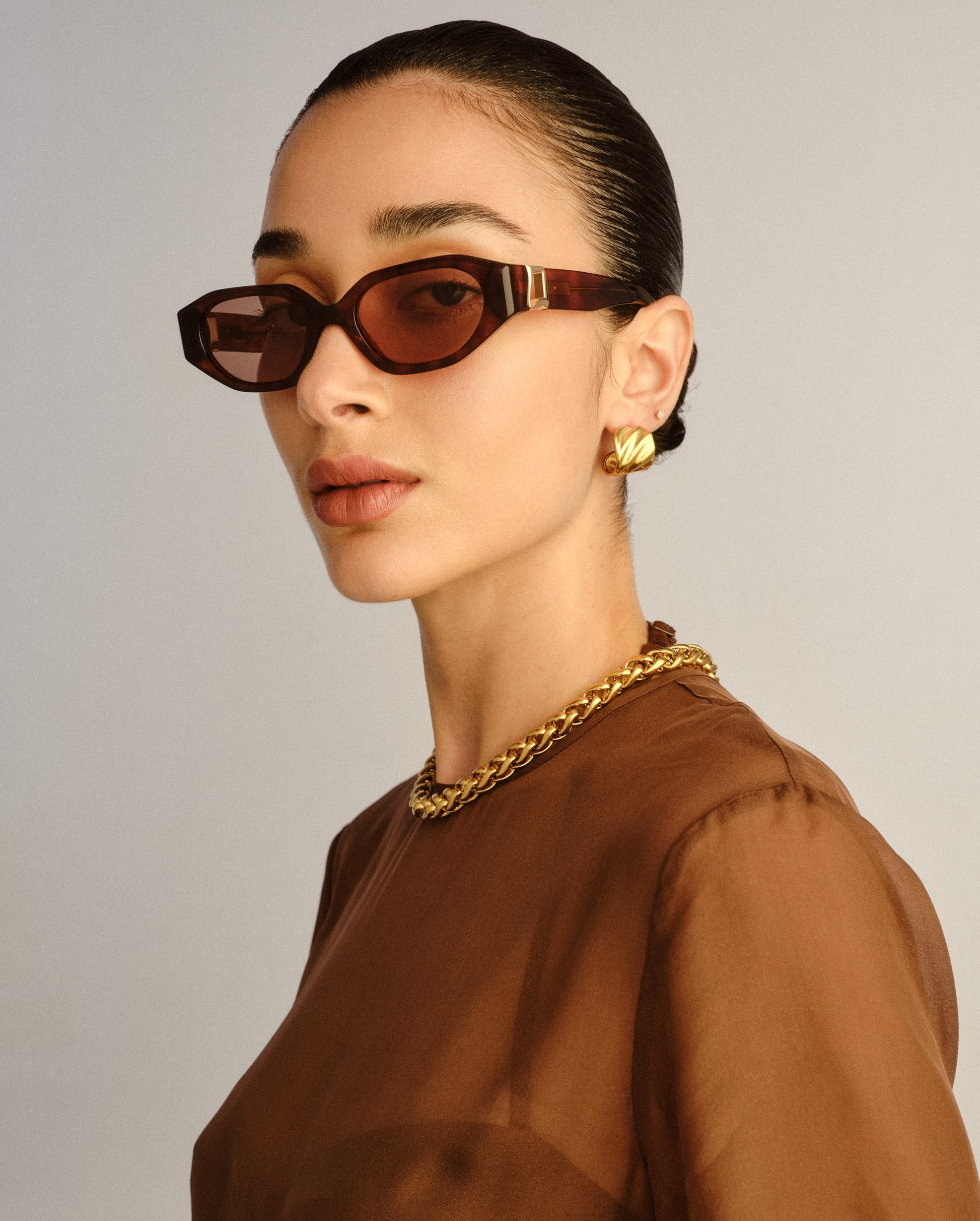 The Freddie Honey Tort Female Oval Sunglasses | Luv Lou