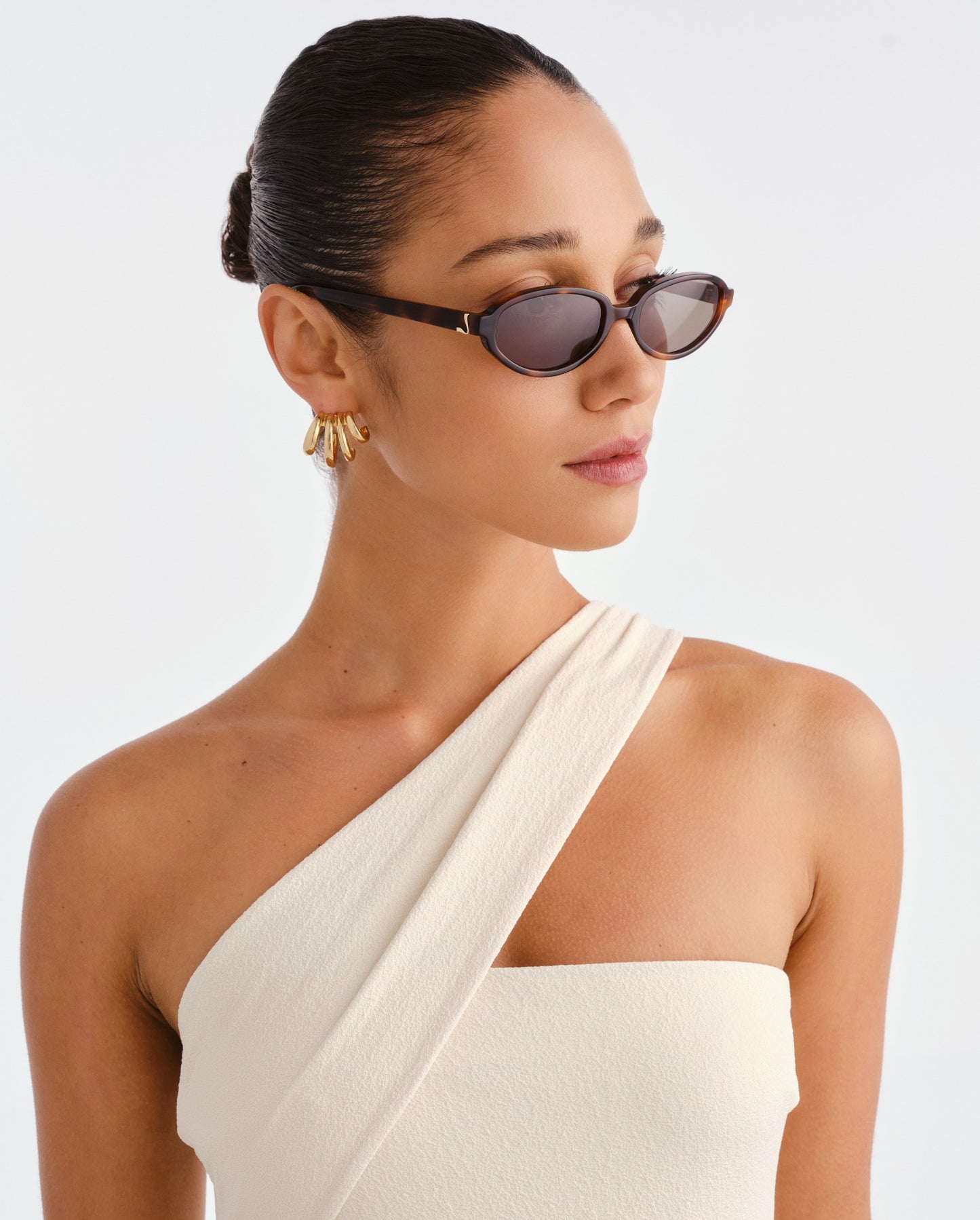 The Olive Tort Female Oval Sunglasses | Luv Lou